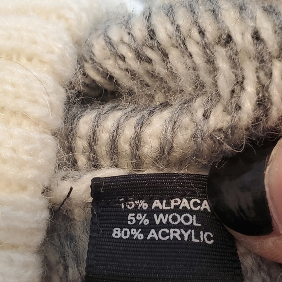 ALPACA CONNECTION.  Made in Peru. Sz large front zip sweater.  Long sleeve - Picture 6 of 7